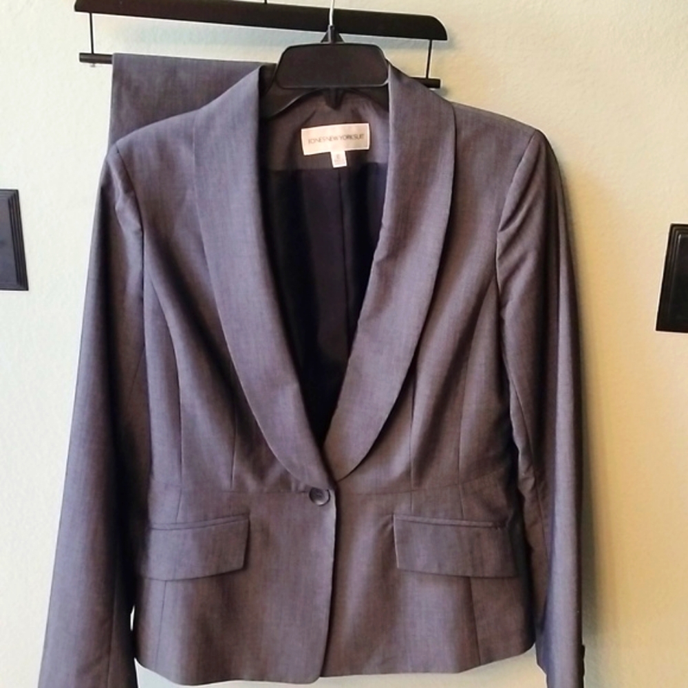Jones New York Charcoal Suit Jacket & Pants Size 6